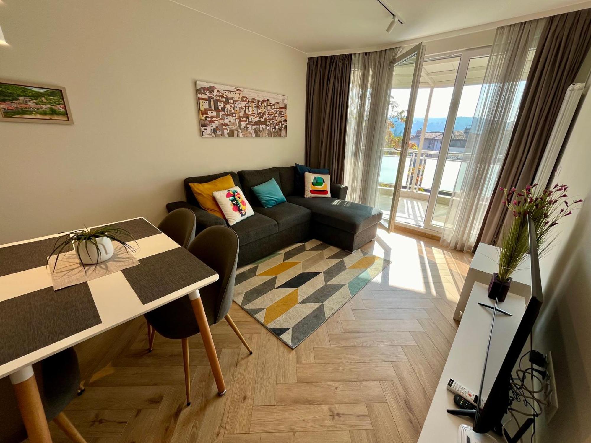 Parkcentral Luxury In City Center 7 Veliko Tŭrnovo Exterior photo
